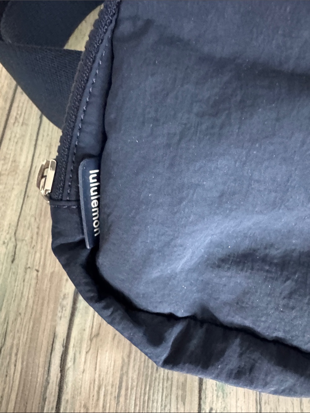 lululemon athletica Navy Lightweight Belt Bag - Picture 2 of 8